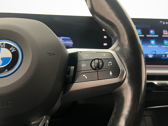 BMW iX1 22 of 30