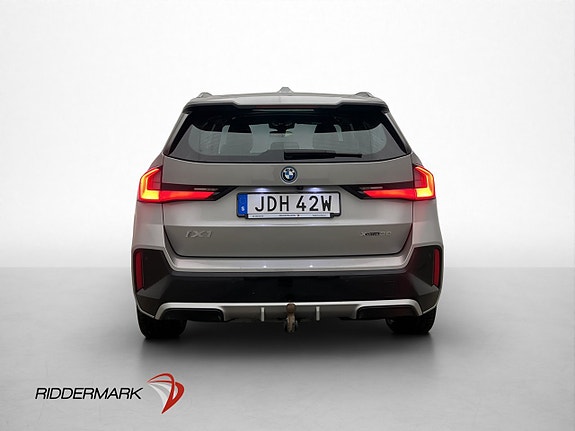 BMW iX1 8 of 30