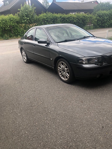 Volvo S60 3 of 5