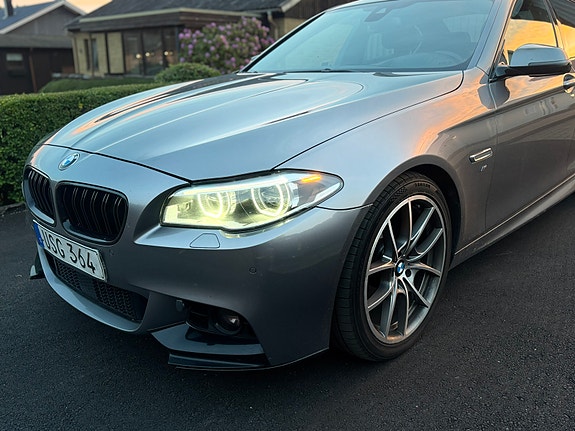 BMW 530d 4 of 5