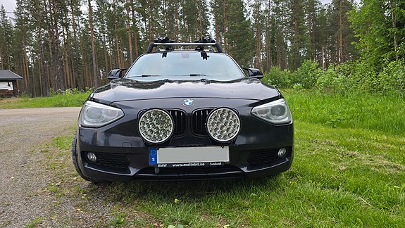 BMW 118d 4 of 5