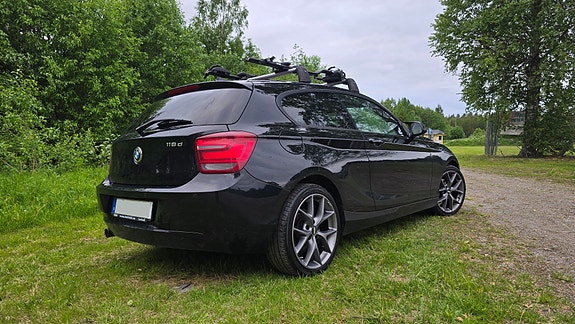 BMW 118d 2 of 5