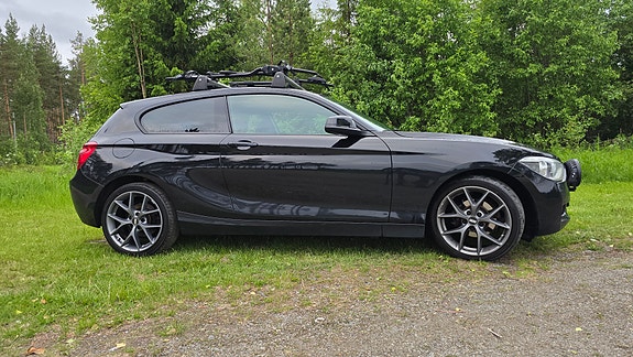 BMW 118d 3 of 5