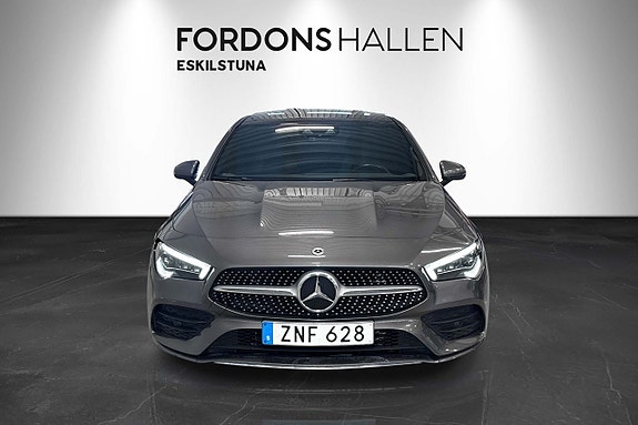 Mercedes-Benz CLA200 d 2 of 5