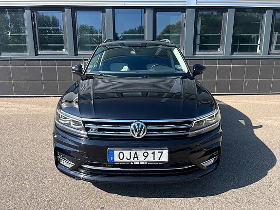 Volkswagen Tiguan 2 of 5