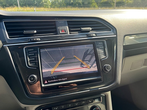 Volkswagen Tiguan 19 of 26