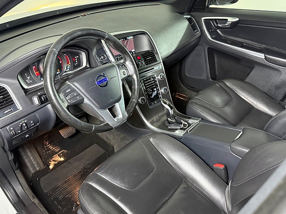 Volvo XC60 8 of 18