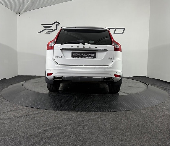 Volvo XC60 6 of 18