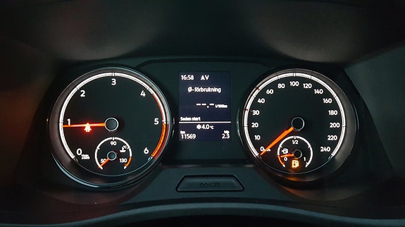 Volkswagen Caravelle 17 of 19