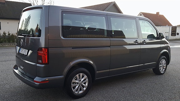 Volkswagen Caravelle 2 of 5