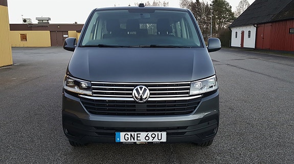 Volkswagen Caravelle 13 of 19