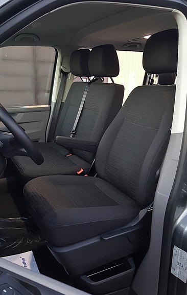 Volkswagen Caravelle 18 of 19