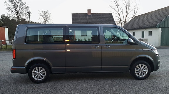 Volkswagen Caravelle 8 of 19