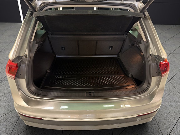 Volkswagen Tiguan 14 of 30