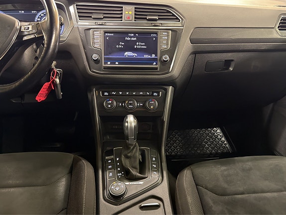Volkswagen Tiguan 26 of 30