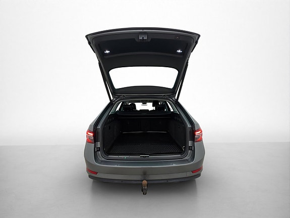 Skoda Superb 9 of 30