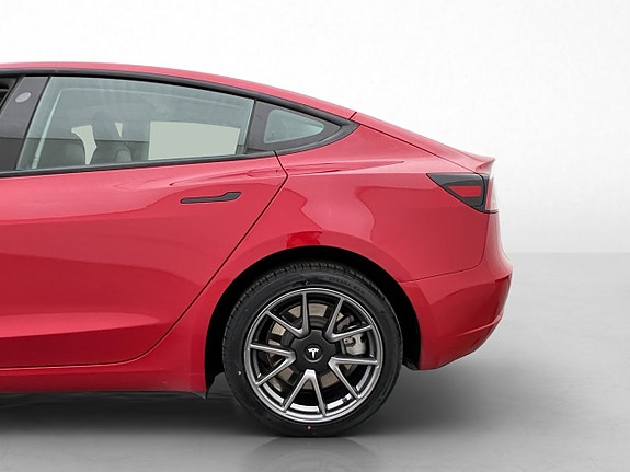 Tesla Model 3 28 of 30