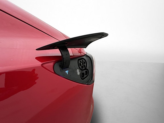 Tesla Model 3 19 of 30