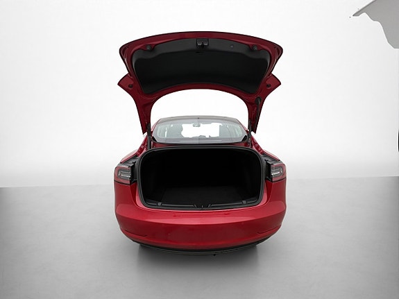 Tesla Model 3 11 of 30