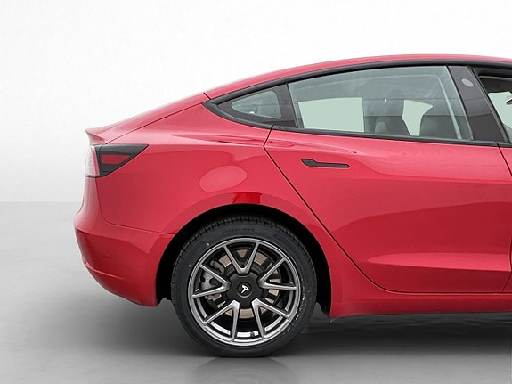 Tesla Model 3 29 of 30