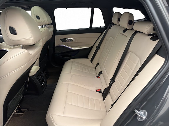 BMW 320 13 of 30