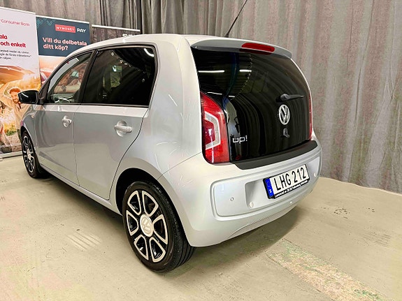 Volkswagen UP! 4 of 5