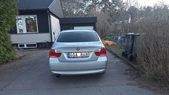 BMW 320i 9 of 10