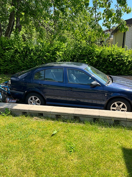 Skoda Octavia 2 of 4