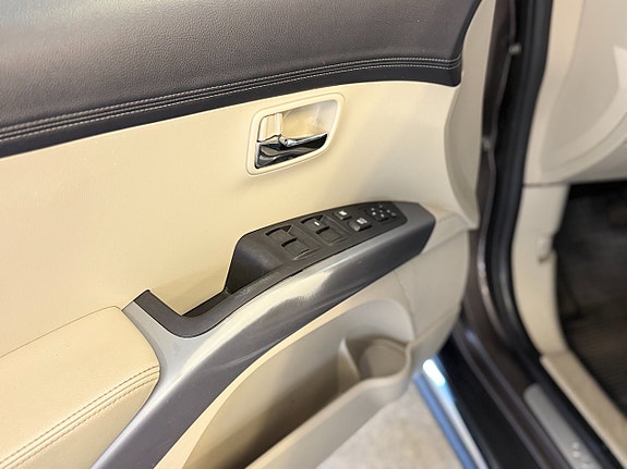 Mitsubishi Outlander 13 of 16