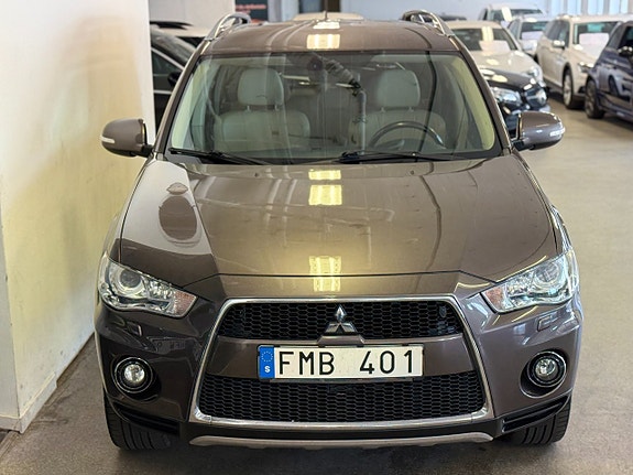 Mitsubishi Outlander 3 of 5