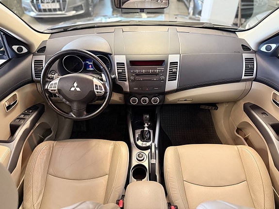 Mitsubishi Outlander 10 of 16