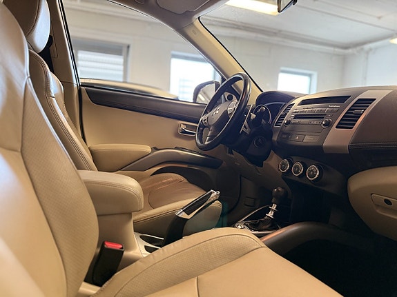 Mitsubishi Outlander 12 of 16