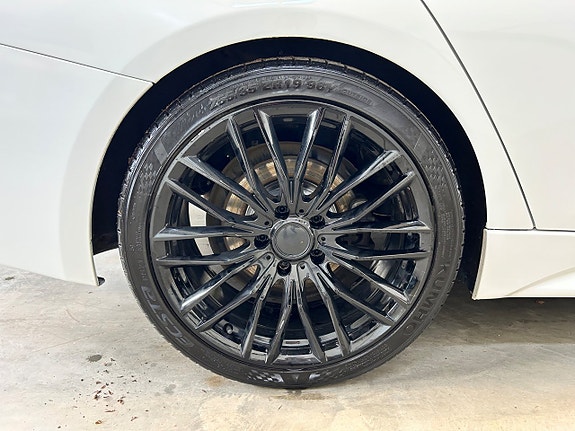BMW 330e 5 of 18