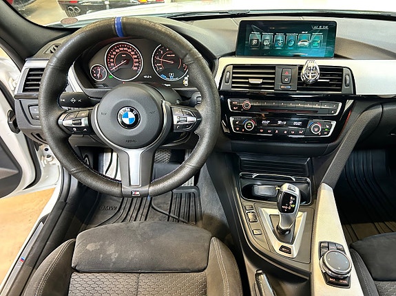 BMW 330e 10 of 18