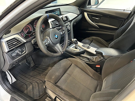 BMW 330e 8 of 18