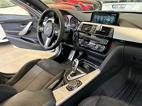 BMW 330e 18 of 18