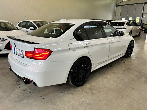 BMW 330e 4 of 18