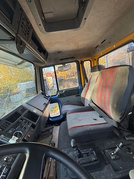 Volvo FL611 6 of 6