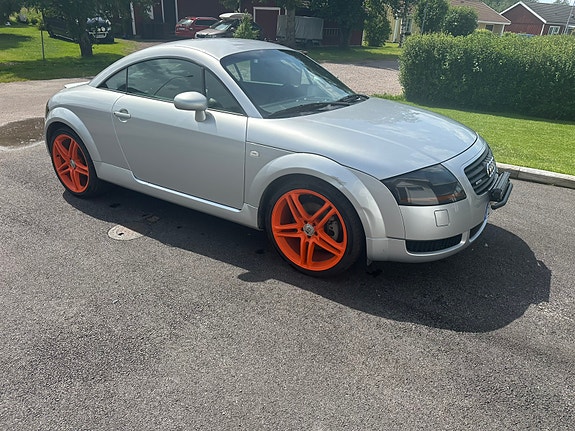 Audi TT 2 of 5