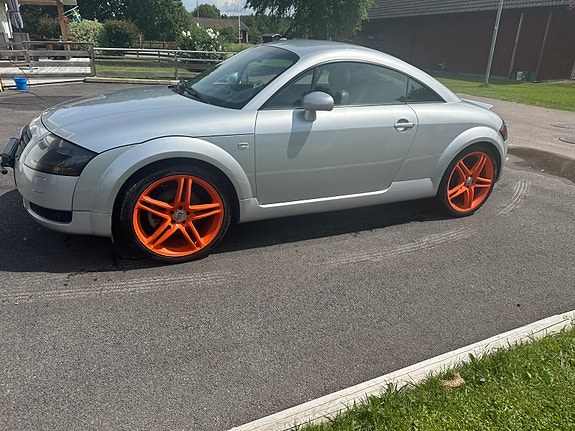 Audi TT 4 of 5