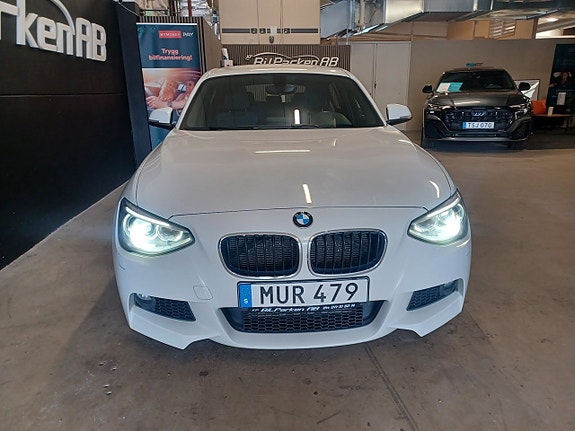 BMW 116i 3 of 5