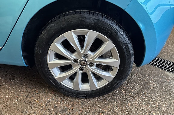 Renault Clio 11 of 14