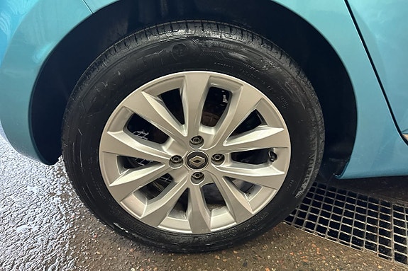 Renault Clio 12 of 14