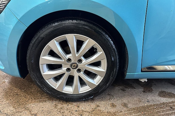 Renault Clio 10 of 14