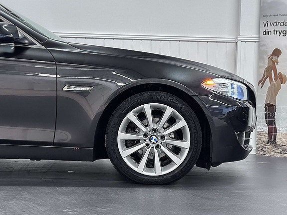 BMW 523i 8 of 27