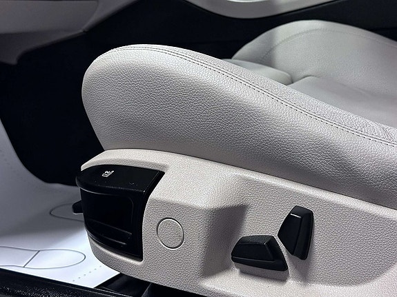 BMW 523i 27 of 27