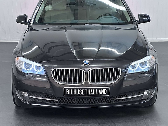 BMW 523i 4 of 5