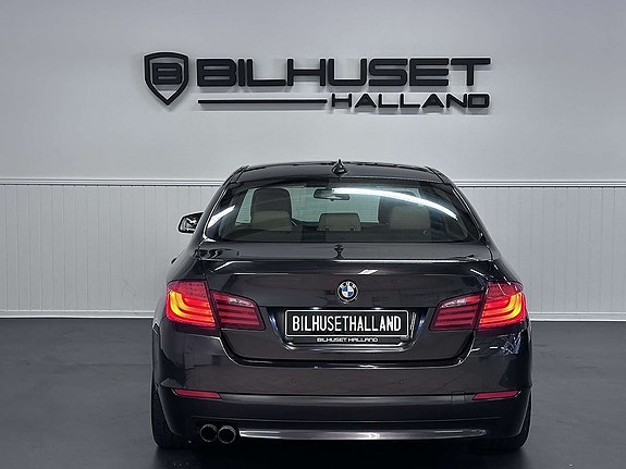 BMW 523i 10 of 27