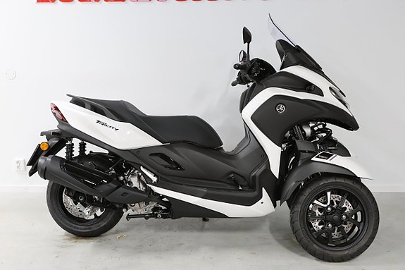 Yamaha Tricity 300 2 of 9