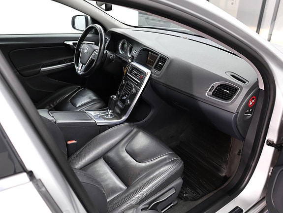 Volvo V60 16 of 23